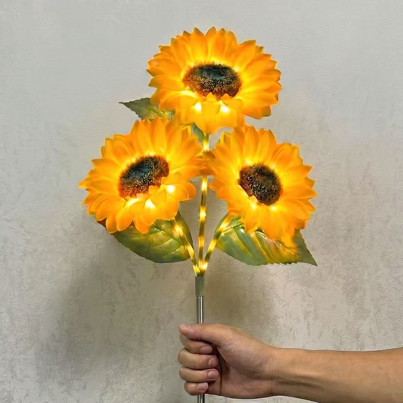 PTZ Solar Powered LED Sunflower Garden Lights - Realistic Nighttime Glow - Image 4